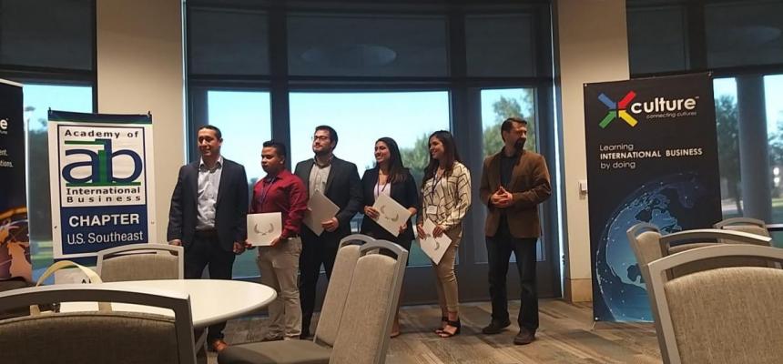 Due studenti UniTs alle finali internazionali X-Culture 2019 in Texas-Texas-Michele Loschi (terzo da sinistra) alle premiazioni finali