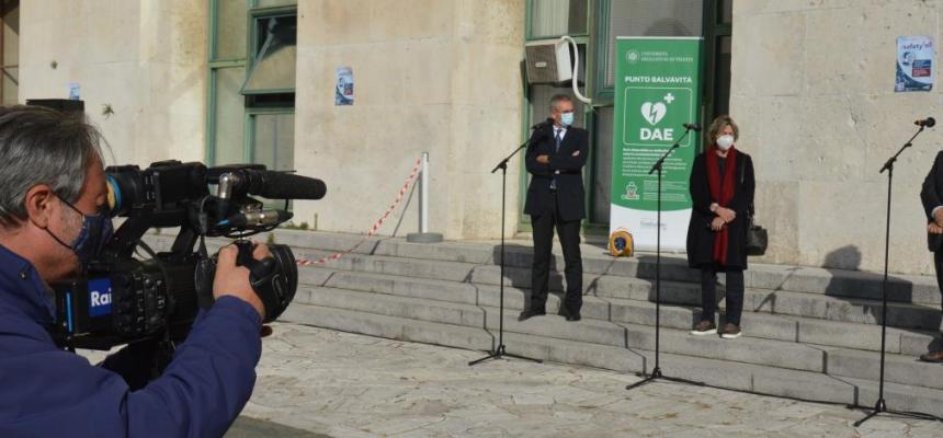 Consegnati 25 defibrillatori all'Università di Trieste-Foto 3-