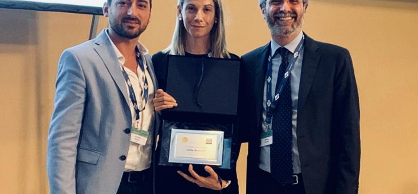 Alla Dott.ssa Stella Bernardi il premio Marco Attard 2019-Premio Attard 2019-Da sinistra a destra: dott. Andrea Attard, dott.ssa Stella Bernardi, prof. Cosimo Durante