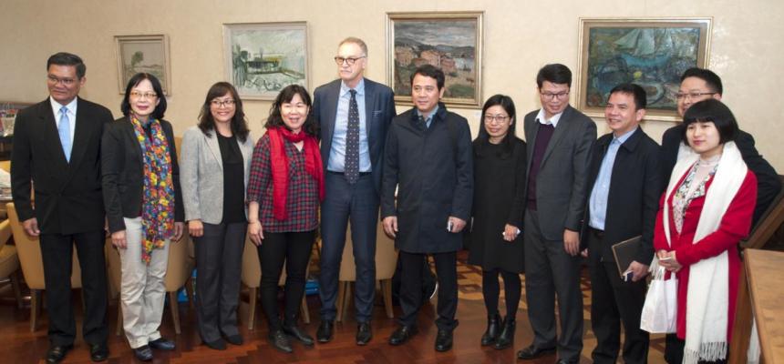 Firmato nuovo Memorandum of Understanding con la Hanoi University of Pharmacy-foto di gruppo-