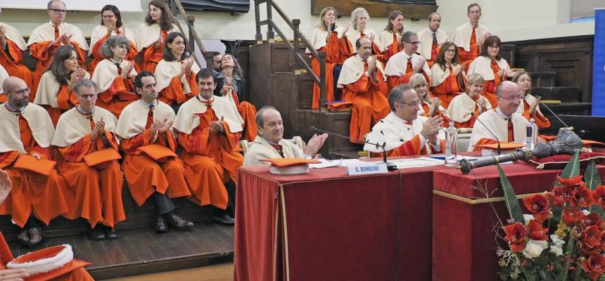 Laurea HC in Giurisprudenza a Claudio Magris dall'Università di Parma-cerimonia-