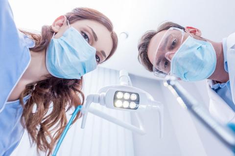 Odontoiatria e protesi dentaria: firmata convenzione quadriennale tra UNITS e Università di Padova-Dentisti al lavoro-