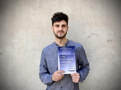 Il dott. Luca Brombal vince il premio “Best PhD Thesis Award ‘Carlo Lamberti’ 2021” della Società Italiana Luce di Sincrotrone -brombal img-Il dott. Luca Brombal