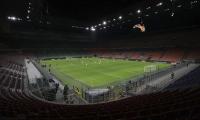 "The sound of silence" ricerca UniTs pubblicata sull'European Journal of Sport Sciences-Calcio img-Una partita di calcio in uno stadio vuoto