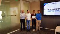 Gruppo di studenti di Ingegneria Elettronica e Informatica premiati al Samsung Super App Award 2017-I vincitori premiati da Giannetto e Iankovics-I vincitori premiati da Giannetto e Iankovics